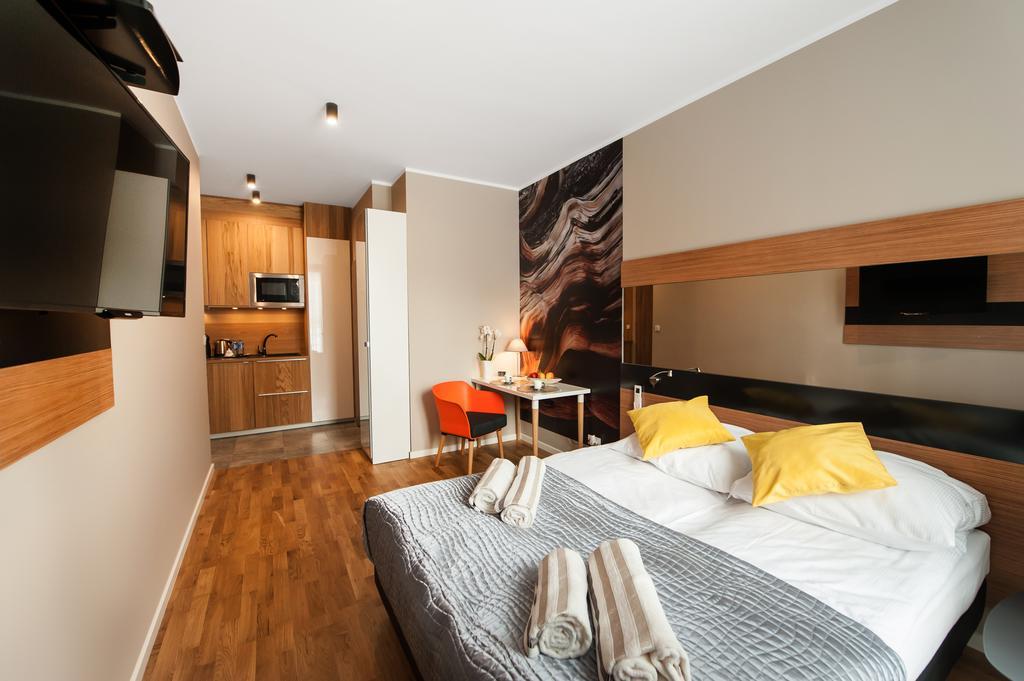 Prestige Apartments Wola Kolejowa Warschau Zimmer foto
